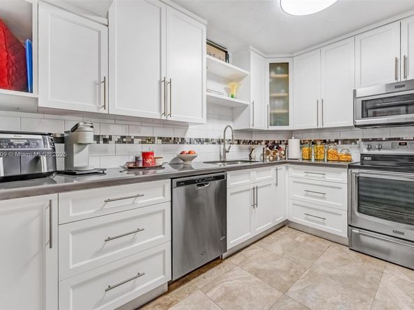 4330 Hillcrest Dr 516, Hollywood FL 33021