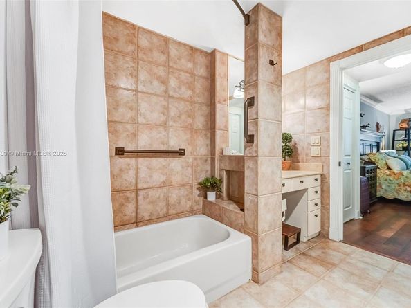 4330 Hillcrest Dr 516, Hollywood FL 33021