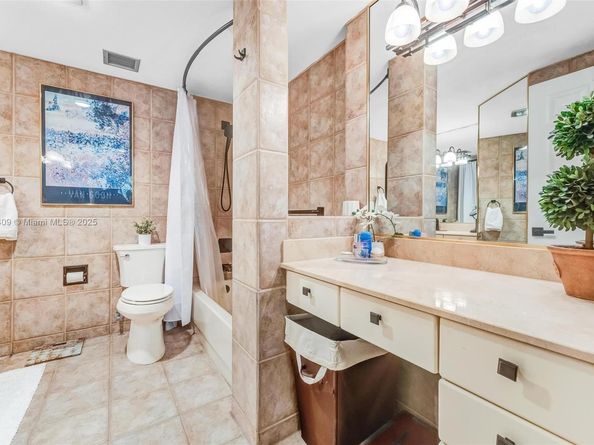 4330 Hillcrest Dr 516, Hollywood FL 33021