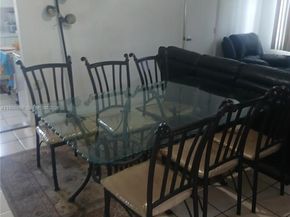 900 NW 75th St, Miami FL 33150