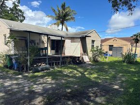 900 NW 75th St, Miami FL 33150