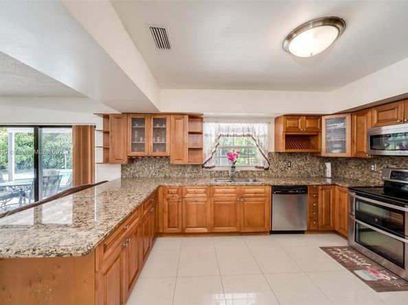 11570 SW 92nd St, Miami FL 33176