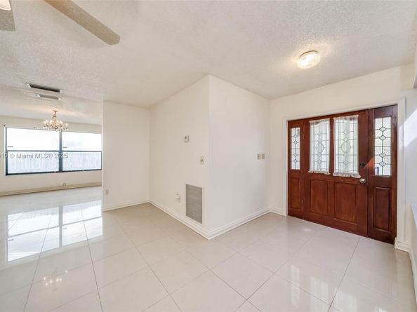 11570 SW 92nd St, Miami FL 33176