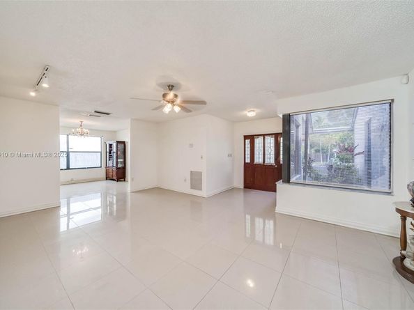 11570 SW 92nd St, Miami FL 33176