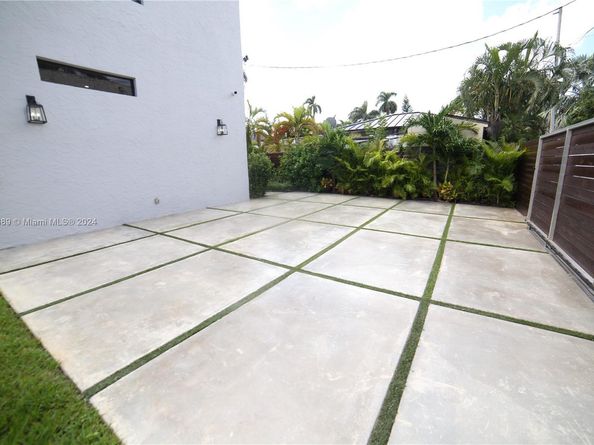1345 Hollywood Blvd, Hollywood FL 33019