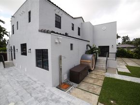 1345 Hollywood Blvd, Hollywood FL 33019