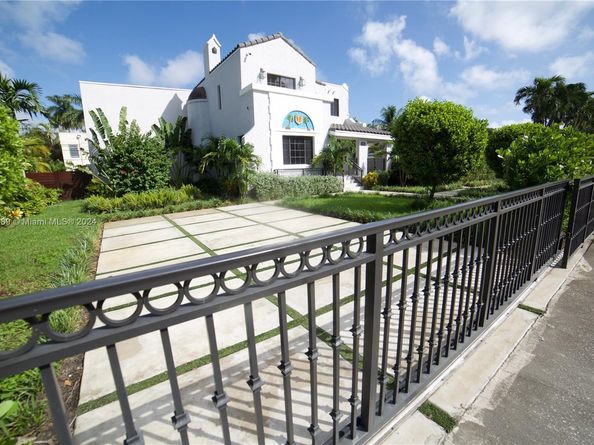 1345 Hollywood Blvd, Hollywood FL 33019
