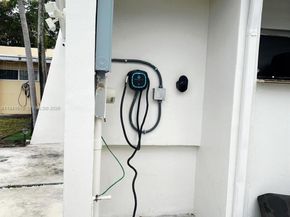 7337 Stardust Dr, Hialeah FL 33015