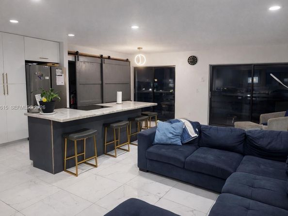 7337 Stardust Dr, Hialeah FL 33015