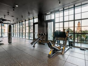 601 NE 1 3403, Miami FL 33132