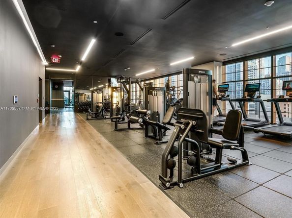 601 NE 1 3403, Miami FL 33132