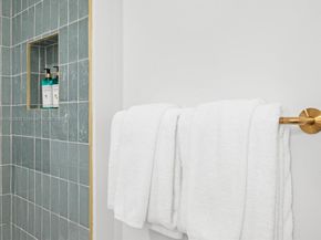 601 NE 1 3403, Miami FL 33132