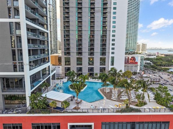 601 NE 1 3403, Miami FL 33132
