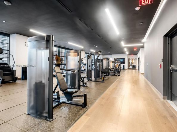601 NE 1 3403, Miami FL 33132