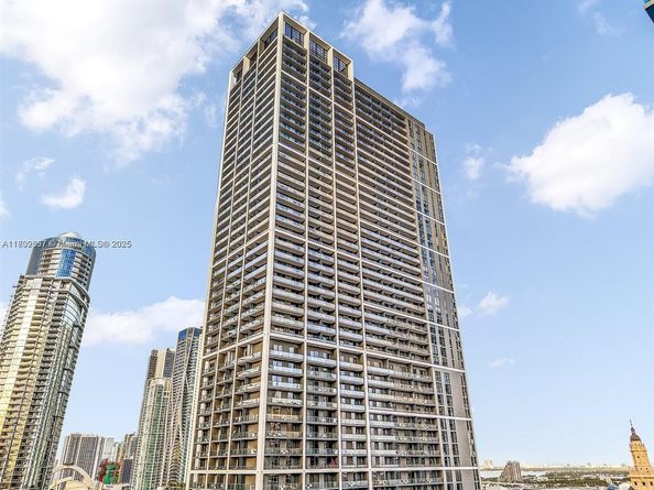 601 NE 1 3403, Miami FL 33132