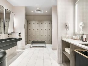 601 NE 1 3403, Miami FL 33132