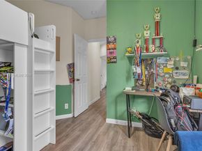 268 Conservation Dr, Weston FL 33327