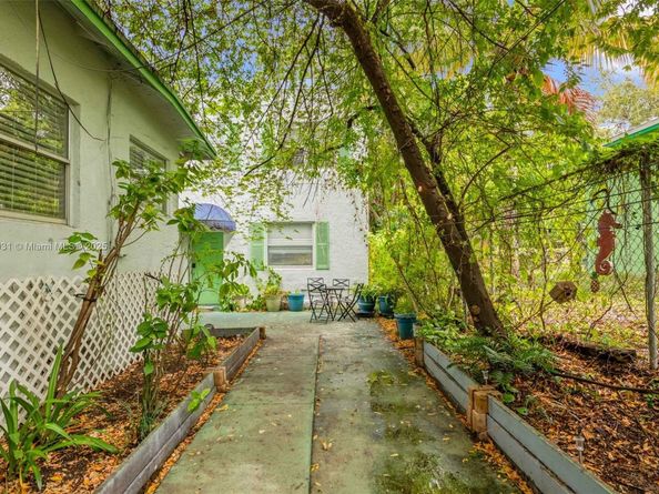 769 NW 10th St, Miami FL 33136