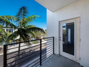 4480 NW 8th Pl, Plantation FL 33317