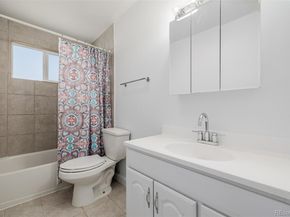 4922 S Rifle Court, Aurora CO 80015