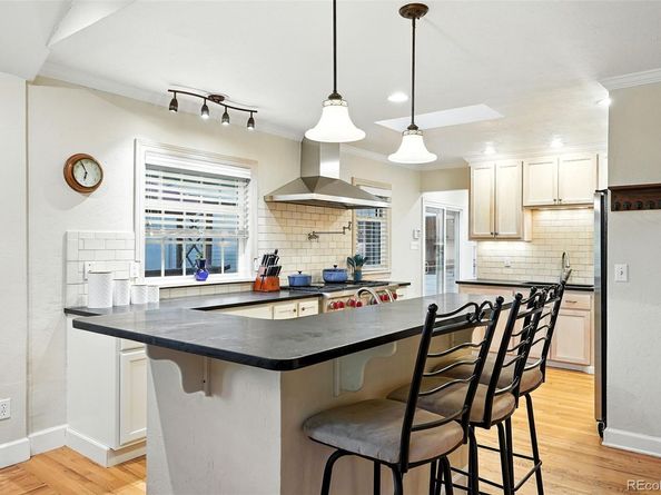 1101 Pikeview Street, Lakewood CO 80215