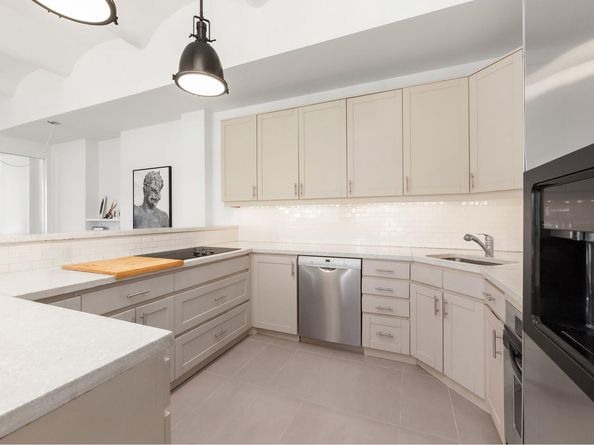 11 East 22nd Street 7, New York NY 10010