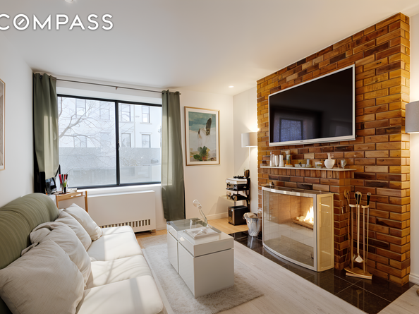160 East 26th Street 2F, New York NY 10010