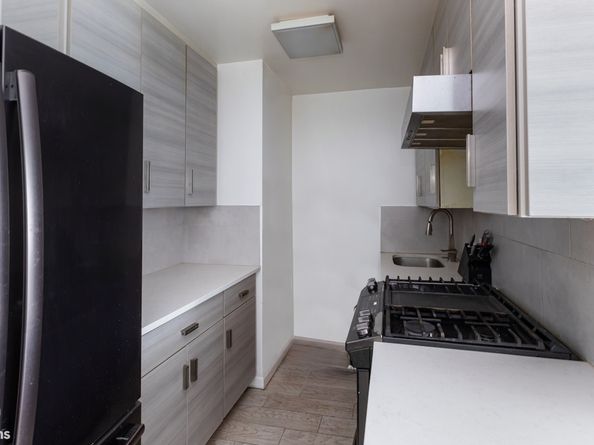 61 West 62nd Street 8H, New York NY 10023