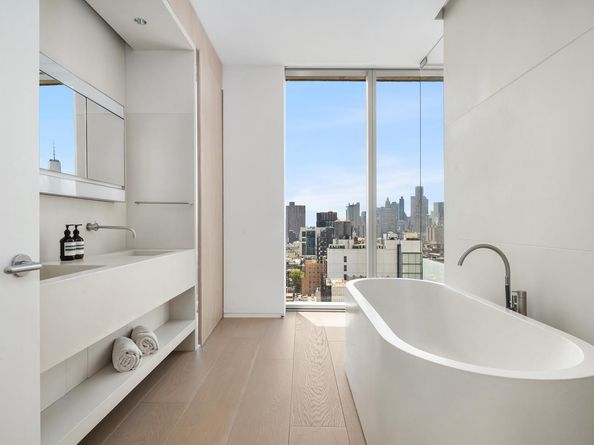 215 Chrystie Street 27EAST, New York NY 10002