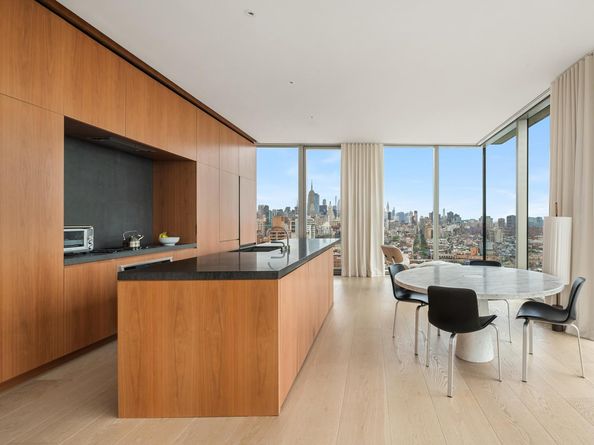 215 Chrystie Street 27EAST, New York NY 10002
