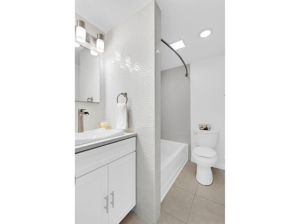 302 East 19th Street 3B, New York NY 10003