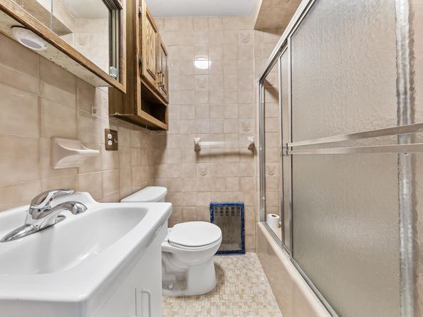 20-22 Menahan Street, Queens NY 11385