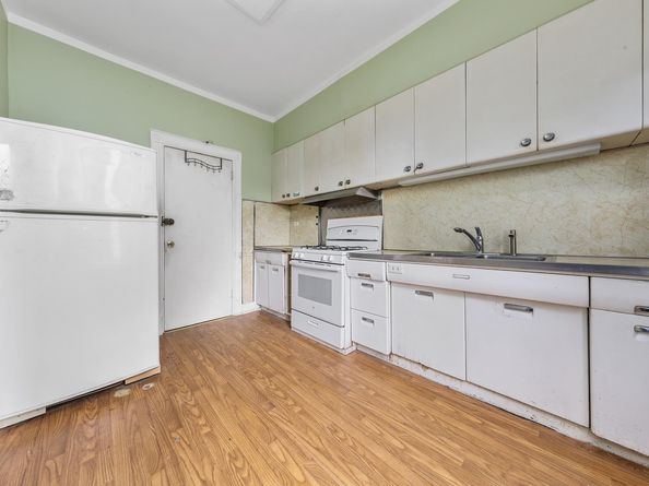 20-22 Menahan Street, Queens NY 11385