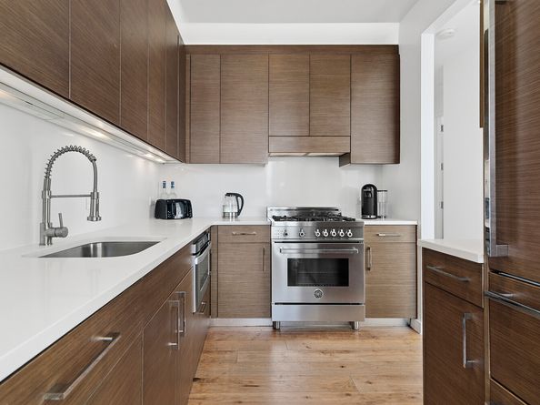 325 Lexington Avenue 22C, New York NY 10016