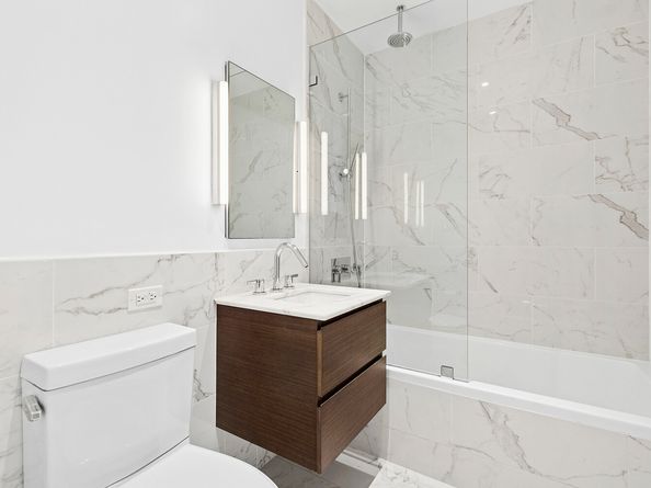 325 Lexington Avenue 22C, New York NY 10016