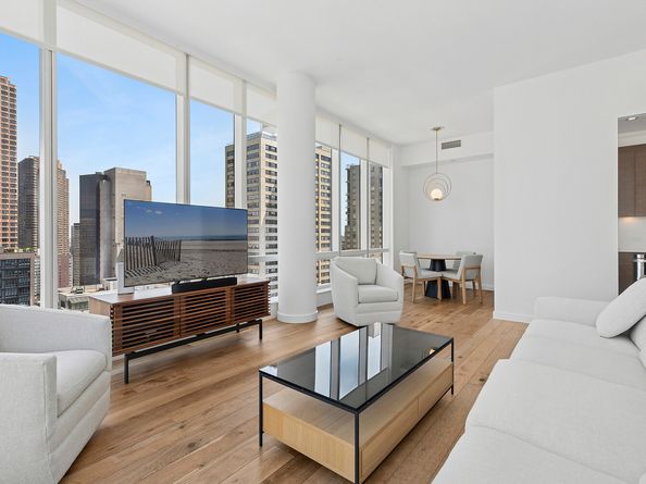 325 Lexington Avenue 22C, New York NY 10016