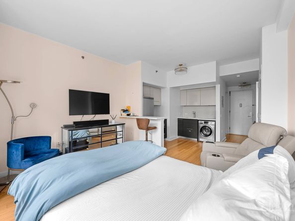 505 West 47th Street 1FN, New York NY 10036