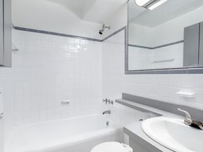 240 East 35th Street 6D, New York NY 10016