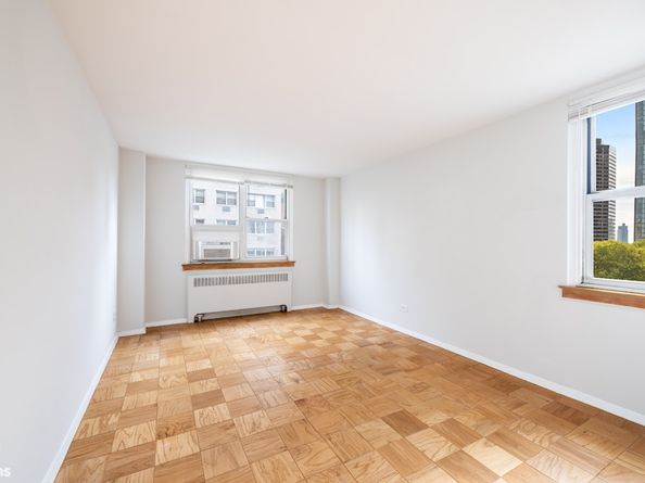 240 East 35th Street 6D, New York NY 10016