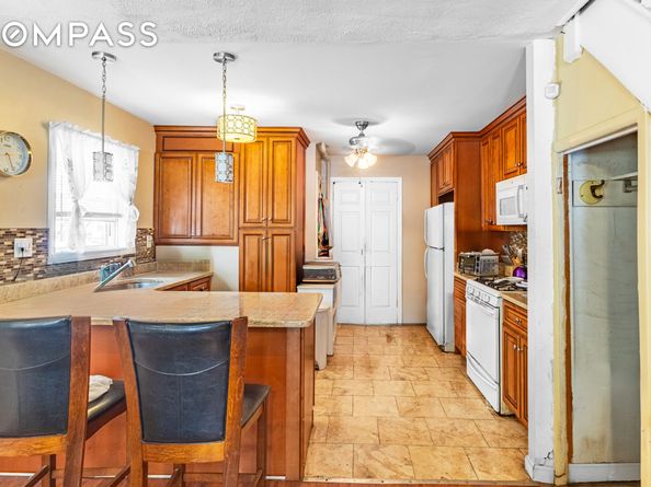 4311 Ave K, Brooklyn NY 11210