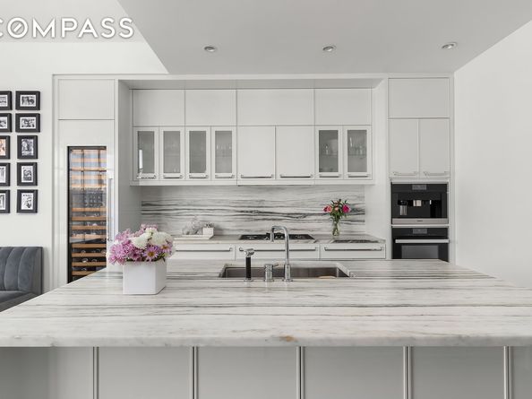 200 East 95th Street 12A, New York NY 10128