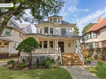 320 East 18th Street