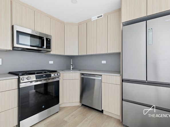 333 East 14th Street 4K, New York NY 10003