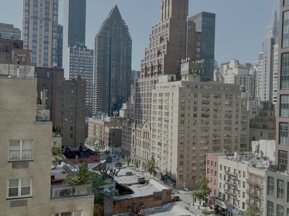 411 East 53rd Street 14F, New York NY 10022