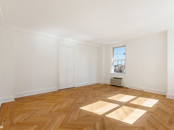 400 East 59th Street 14F, New York NY 10022