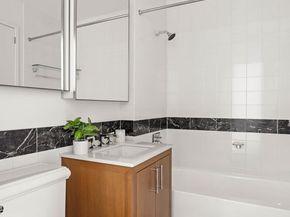 425 Main Street PH2E, New York NY 10044