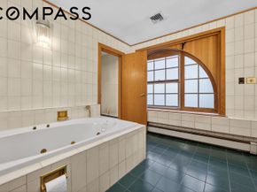 21 Hunts Lane 4, Brooklyn NY 11201