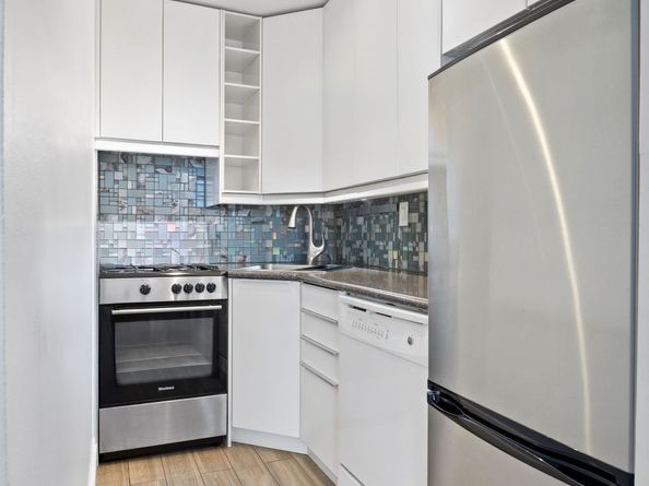 6 West 71st Street 3B, New York NY 10023