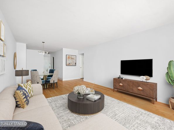 101 West 12th Street 10H, New York NY 10011