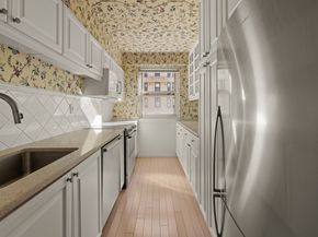 120 East 81st Street 9G, New York NY 10028